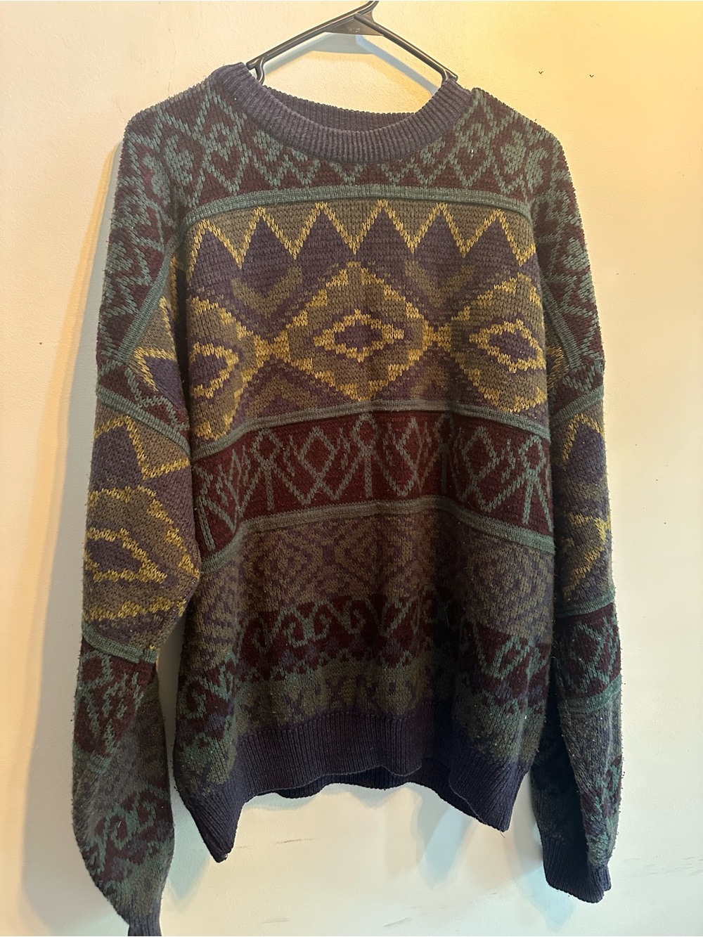 Men's Vintage Patterned Crewneck Sweater in Olive & Navy